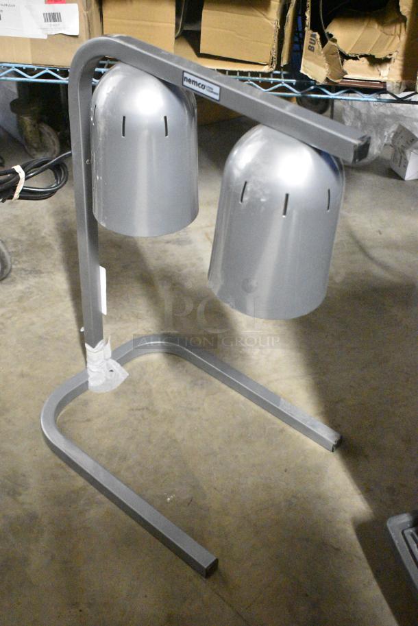 BRAND NEW SCRATCH AND DENT! Nemco 6000A-2 Two Bulb Freestanding Heat Lamp. 120 Volts, 1 Phase. Cannot Test Due To Cut Power Cord - Image 2 of 6