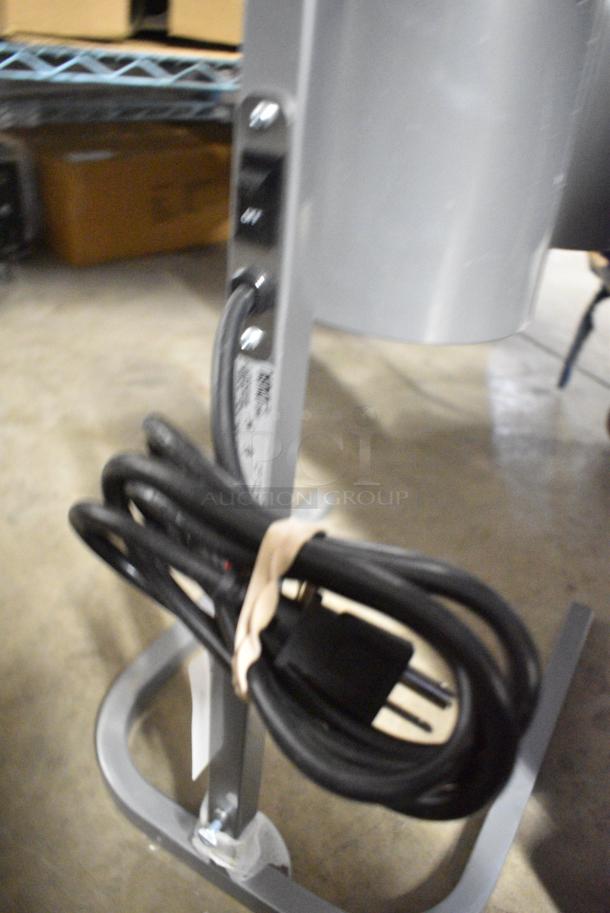 BRAND NEW SCRATCH AND DENT! Nemco 6000A-2 Two Bulb Freestanding Heat Lamp. 120 Volts, 1 Phase. Cannot Test Due To Cut Power Cord - Image 4 of 6