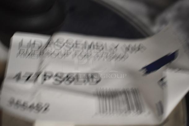 4 BRAND NEW SCRATCH AND DENT! Items Including 477PS6LID Stainless Steel Round Lid, 471SPC100 Choice 20 13/16" Aluminum Pot / Pan Cover. 4 Times Your Bid! - Image 3 of 6