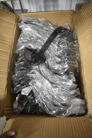 Box of BRAND NEW! Fineline 3305-BK Platter Pleasers 5 oz. Black Plastic Punch / Serving Disposable Ladle