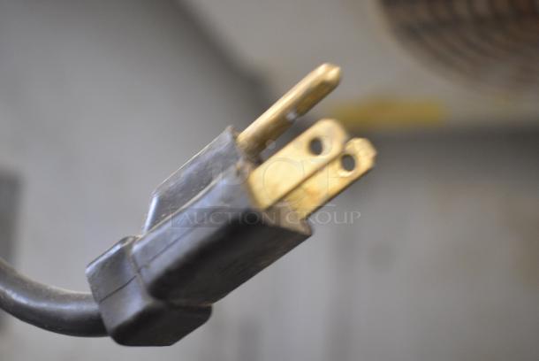 Fagor FM-16 Metal Commercial Single Door Reach In Cooler Merchandiser w/ Poly Coated Racks. 115 Volts, 1 Phase. Tested and Powers On But Does Not Get Cold - Image 6 of 6