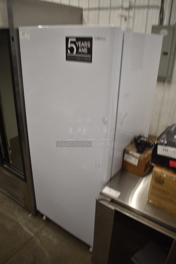 BRAND NEW SCRATCH AND DENT! Danby DUF167A4WDD Single Door Reach In Freezer. 115 Volts, 1 Phase. Tested and Working! - Image 2 of 10