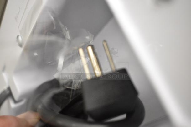 BRAND NEW SCRATCH AND DENT! Danby DUF167A4WDD Single Door Reach In Freezer. 115 Volts, 1 Phase. Tested and Working! - Image 10 of 10