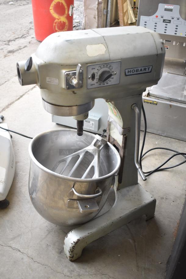 Hobart A 200 T Metal Commercial Countertop 20 Quart Planetary Dough Mixer w/ Mixing Bowl and Paddle Attachment, Missing Bowl Cradle. 115 Volts, 1 Phase. Tested and Working! - Image 1 of 7