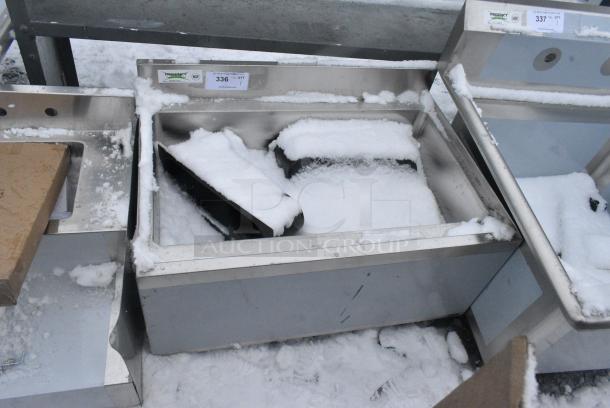 BRAND NEW SCRATCH AND DENT! Regency 600IB2130C0 21" x 30" Underbar Ice Bin with 10 Circuit Post-Mix Cold Plate and Bottle Holders. No Legs. - Image 1 of 3