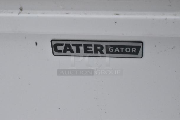BRAND NEW SCRATCH AND DENT! CaterGator White Poly Insulated Portable Cooler - Image 3 of 4