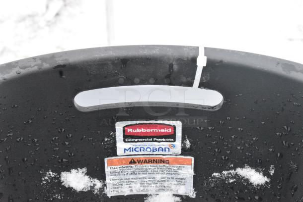 Rubbermaid Poly High Chair. - Image 4 of 4