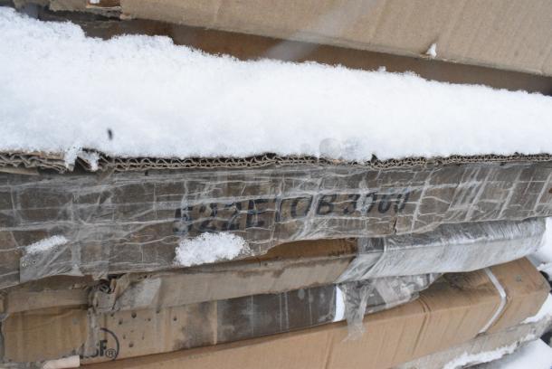 12 BRAND NEW SCRATCH AND DENT! Items Including 460ECSC1836 Regency NSF Chrome Wire Security Cage - 18" x 36" x 61", 460EC2460 Regency 24 x 60 Wire Shelf, 522ETOB3060 Steelton 30" x 60" 18-Gauge 430 Stainless Steel Open Base Work Table, 109APR1820L Regency 20 Pan End Load Bun / Sheet Pan Rack with Non-Marking Casters - Unassembled, 600T2472G Regency 24" x 72" 18-Gauge 304 Stainless Steel Commercial Work Table with Galvanized Legs and Undershelf. 12 Times Your Bid! May Be Missing Pieces. - Image 4 of 6