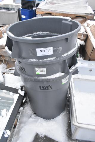 3 BRAND NEW SCRATCH AND DENT! 475TCRND32GY Lavex 32 Gallon Gray Round Commercial Trash Can. 3 Times Your Bid!