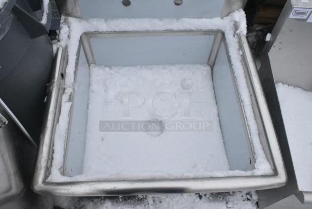 BRAND NEW SCRATCH AND DENT! Steelton 522CS12424 29 1/2" 18-Gauge Stainless Steel One Compartment Commercial Sink without Drainboard - 24" x 24" x 12" Bowl. No Legs. - Image 2 of 3