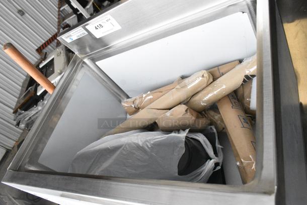 BRAND NEW SCRATCH AND DENT! Steelton 522UIB1824 18" x 24" Underbar Ice Bin with Bottle Holders - 77 lb. - Image 2 of 3