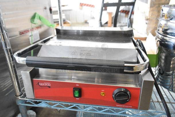 BRAND NEW SCRATCH AND DENT! 2024 Avantco 177PG200 Stainless Steel Commercial Countertop Panini Press. 120 Volts, 1 Phase. Tested and Working! - Image 3 of 10