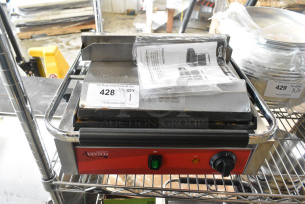 BRAND NEW SCRATCH AND DENT! 2024 Avantco PG200GS Commercial Panini Sandwich Grill with Grooved Top and Smooth Bottom Plates, and 13 3/8" x 8 3/4" Cooking Surface. 120 Volts, 1 Phase. Tested and Working! - Image 2 of 10