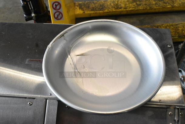 20 BRAND NEW SCRATCH AND DENT! 176SFD12TRY Choice 12" x 2" Aluminum Tray, 80 oz. 20 Times Your Bid! - Image 4 of 5