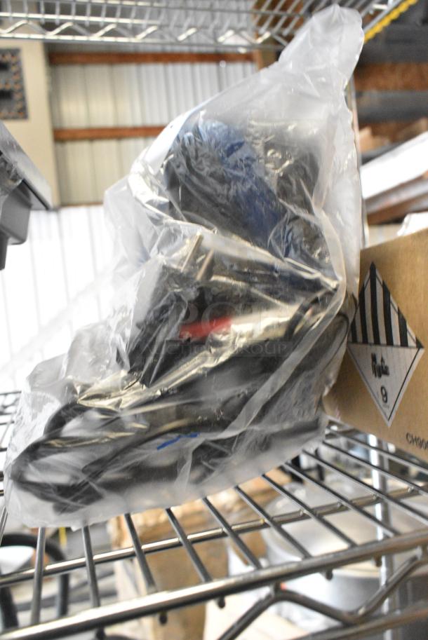 BRAND NEW SCRATCH AND DENT! Avantco 1A-SS101 177SSV2MOTOR Motor for Sausage Stuffers w/ Pedal. 120 Volts, 1 Phase. - Image 2 of 10