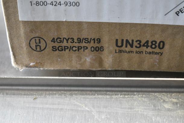 BRAND NEW SCRATCH AND DENT! Hoover CH90040 M-PWR 40V Li-Ion Battery for HushTone Cordless Vacuums - Image 5 of 6