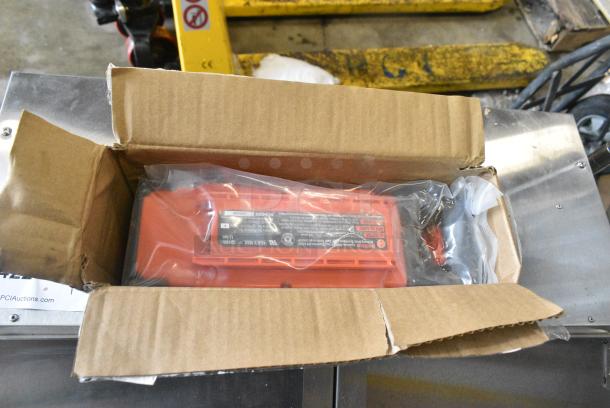 BRAND NEW SCRATCH AND DENT! Hoover CH90040 M-PWR 40V Li-Ion Battery for HushTone Cordless Vacuums - Image 1 of 7