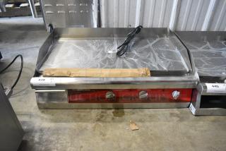 BRAND NEW SCRATCH AND DENT! Avantco 177EG30N Stainless Steel 30" Electric Countertop Griddle. 208/240 Volts.