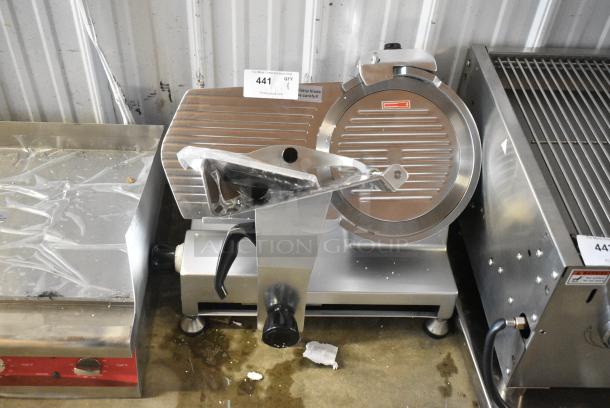 BRAND NEW SCRATCH AND DENT! Avantco 177SL512 Stainless Steel 12" Manual Gravity Feed Meat Slicer. 110-120 Volts, 1 Phase. Tested and Powers On But Parts Do Not Move. Unit Will Work If Bent Guard is Fixed. - Image 1 of 6