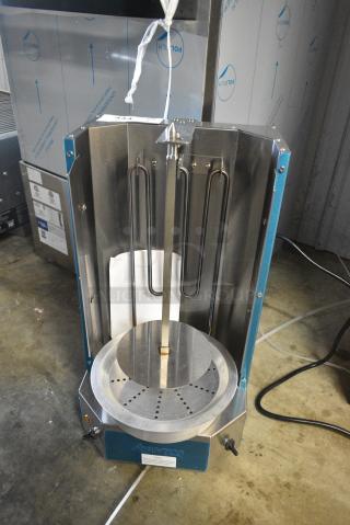 BRAND NEW SCRATCH AND DENT! Avantco 177VBE101A Stainless Steel Electric 20 lb. Vertical Broiler. 120 Volts, 1 Phase. Tested and Working!