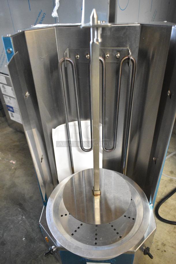 BRAND NEW SCRATCH AND DENT! Avantco 177VBE101A Stainless Steel Electric 20 lb. Vertical Broiler. 120 Volts, 1 Phase. Tested and Working! - Image 4 of 6