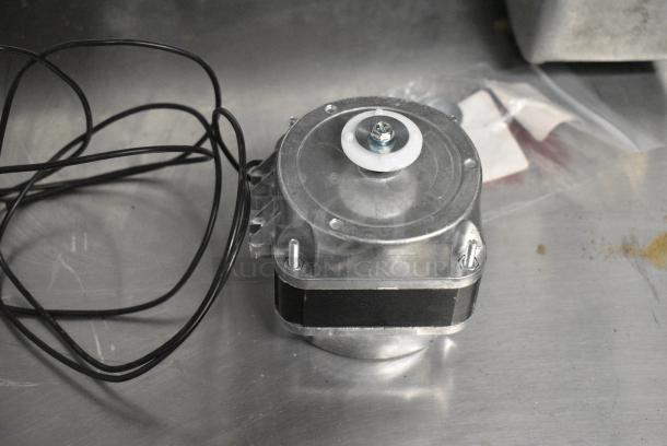 BRAND NEW SCRATCH AND DENT! Weiguang YZF18-25 Motor. 120 Volts, 1 Phase. - Image 1 of 4