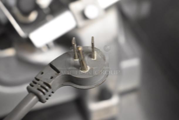 Hobart 2812 Stainless Steel Commercial Countertop Meat Slicer. 115 Volts, 1 Phase. Tested and Working! - Image 7 of 7
