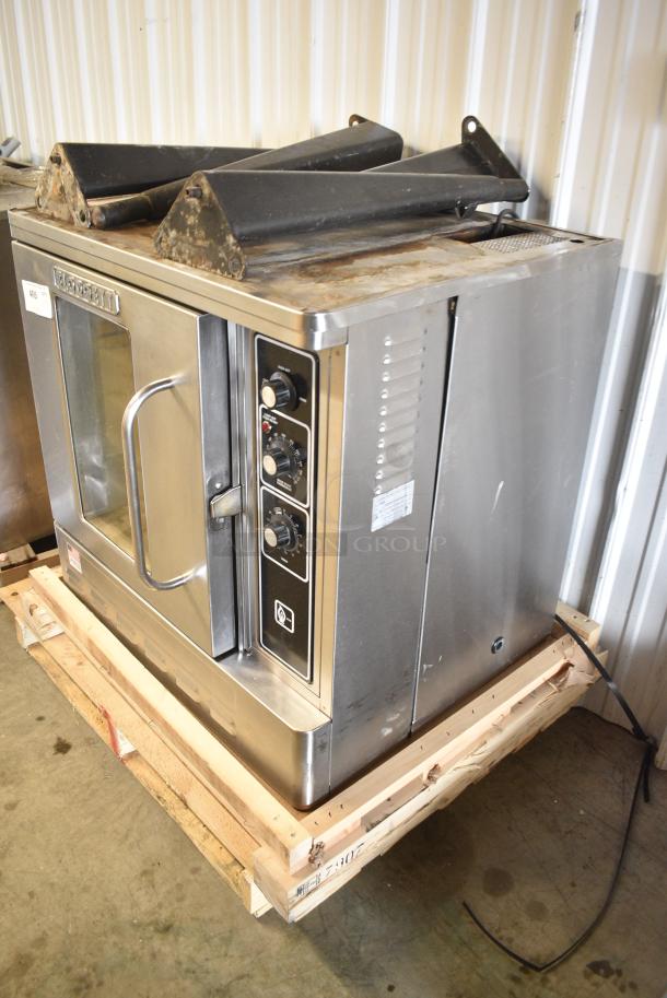 Blodgett DGF-50 Stainless Steel Commercial Natural Gas Powered Half Size Convection Oven w/ Metal Legs, View Through Door, Metal Oven Rack and Thermostatic Controls. - Image 3 of 9