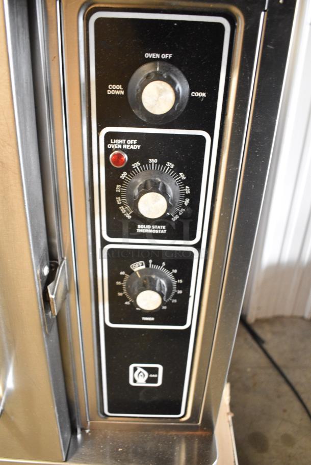 Blodgett DGF-50 Stainless Steel Commercial Natural Gas Powered Half Size Convection Oven w/ Metal Legs, View Through Door, Metal Oven Rack and Thermostatic Controls. - Image 4 of 9