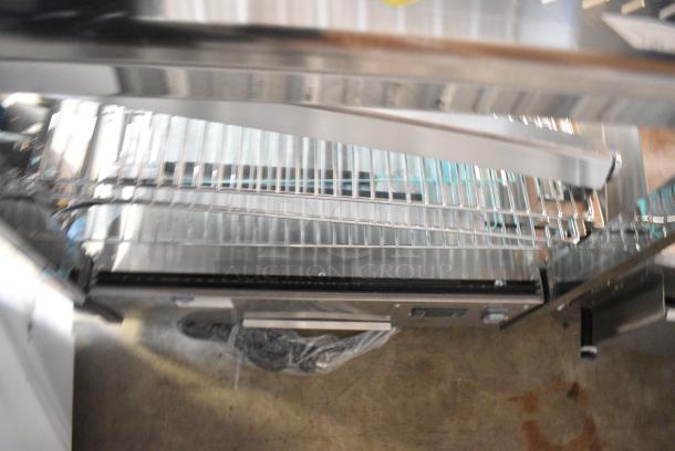 ServIt 423HDM26SA Stainless Steel Commercial Countertop Heated Merchandiser Display Case. See Pictures for Damage. 120 Volts, 1 Phase. Tested and Powers On But Does Not Get Warm - Image 5 of 7