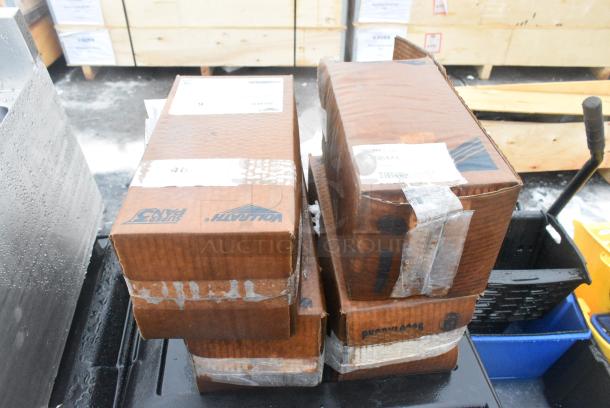 4 BRAND NEW! Boxes of 6 Vollrath 806441 Super Pan® 1/6 Size Clear Polycarbonate Food Pan - 4" Deep. 4 Times Your Bid! - Image 1 of 3