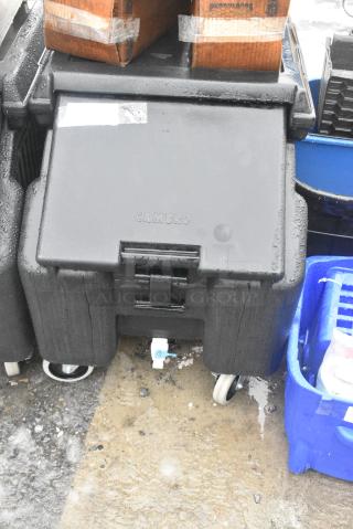 BRAND NEW SCRATCH AND DENT! Cambro Black Poly Insulated Portable Ice Bin on Commercial Casters.