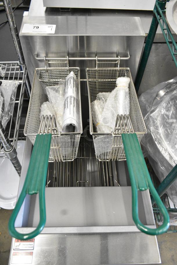 BRAND NEW SCRATCH AND DENT! 2024 Avantco 177EF40B EF40-208-1 Stainless Steel Commercial Floor Style 40 lb. Electric Floor Fryer w/ 2 Metal Fry Baskets. 208 Volts, 1 Phase - Image 10 of 10