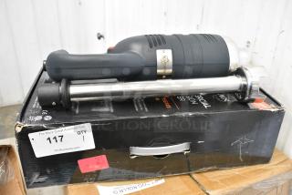 BRAND NEW SCRATCH AND DENT! AvaMix 928IBHD16 Blender Immersion 16" Stick. 120 Volts, 1 Phase. Tested and Working!