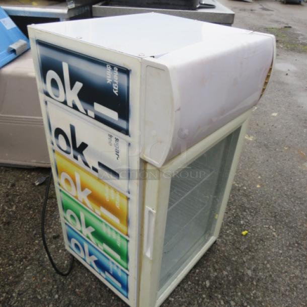 One Chef Countertop Glass Door Refrigerator With 2 Racks. Model# SC40B. 110-120 Volt. 16X16X29. $414.00 - Image 3 of 3