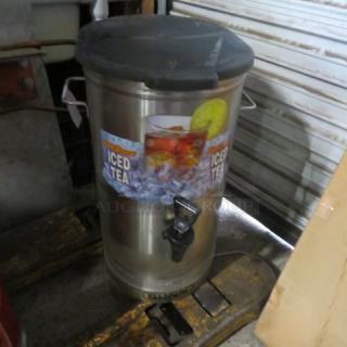 One Bunn Tea Satellite With Lid.