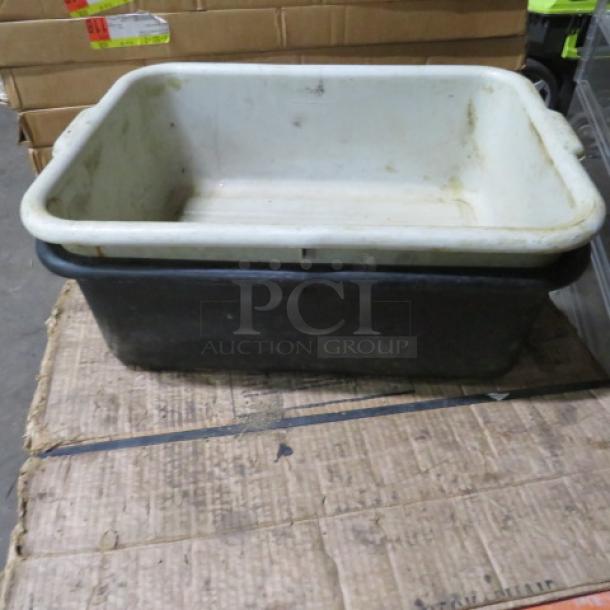 Assorted Bussing Tub. 2XBID - Image 1 of 1