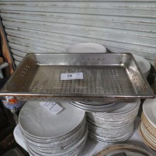 One Full Size 2,5 Inch Deep Perforated Hotel Pan.