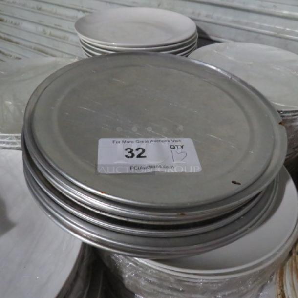 One Lot Of 15-12 Inch Pizza Pans. - Image 1 of 1