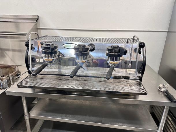 Excellent La Marzocco Strada 3EE 3 Group Espresso Machine 220volt Tested and Working! - Image 3 of 11