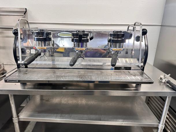 Excellent La Marzocco Strada 3EE 3 Group Espresso Machine 220volt Tested and Working! - Image 4 of 11