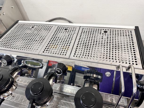 Excellent La Marzocco Strada 3EE 3 Group Espresso Machine 220volt Tested and Working! - Image 10 of 11