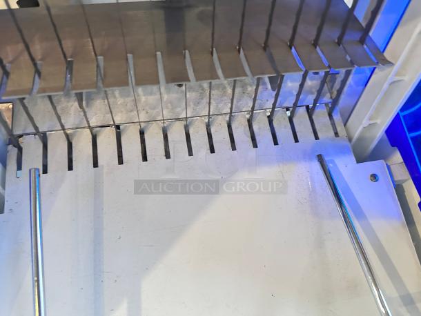 New Omcan Countertop Bread Slicer - 1" Slice Thickness, 18 3/4" Max Loaf Length - 110V, 1/4 hp Tested and Working! - Image 9 of 11