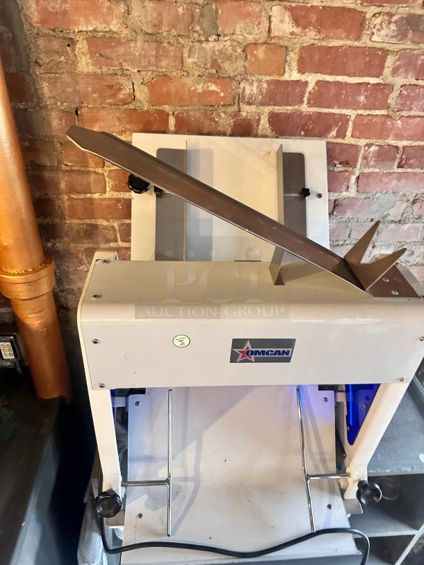 New Omcan Countertop Bread Slicer - 1" Slice Thickness, 18 3/4" Max Loaf Length - 110V, 1/4 hp Tested and Working! - Image 10 of 11