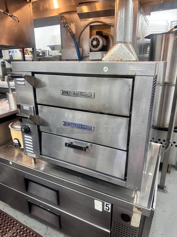 Excellent Bakers Pride GP-51 HearthBake Countertop Double Multi-Purpose Deck Oven - Natural Gas Tested and Working! - Image 2 of 12