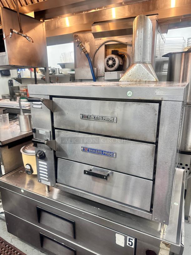 Excellent Bakers Pride GP-51 HearthBake Countertop Double Multi-Purpose Deck Oven - Natural Gas Tested and Working! - Image 3 of 12