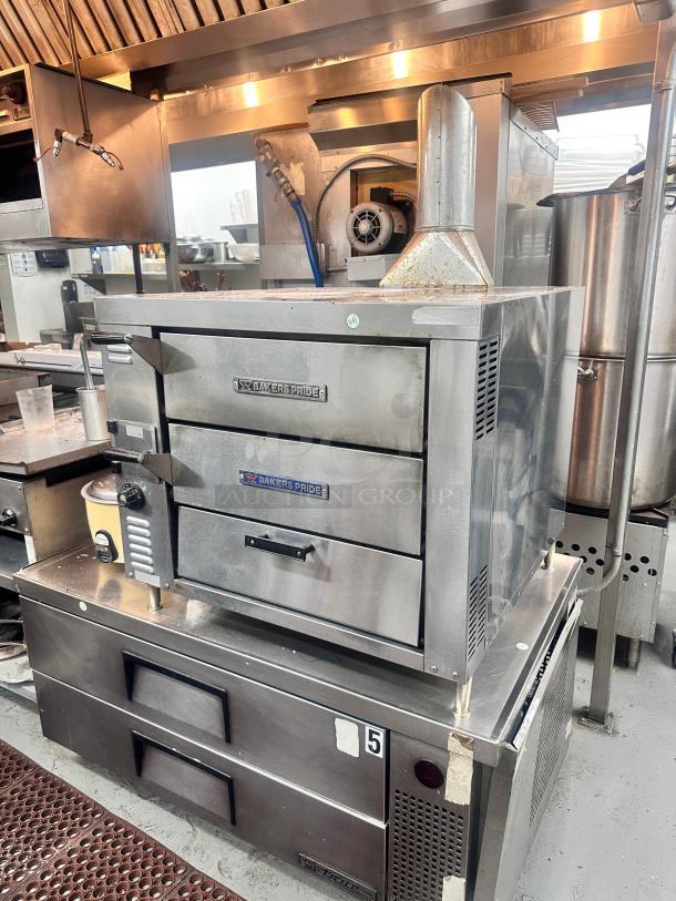 Excellent Bakers Pride GP-51 HearthBake Countertop Double Multi-Purpose Deck Oven - Natural Gas Tested and Working! - Image 6 of 12