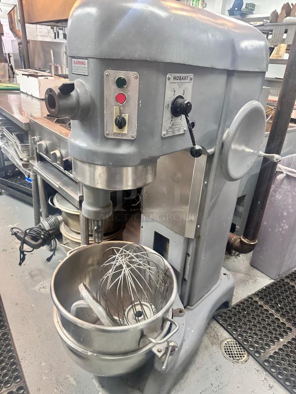 Excellent Hobart  H-600 60 Qt. Planetary Floor Mixer  - 220V, 3 Phase, 2 hp Tested and Working! - Image 4 of 12