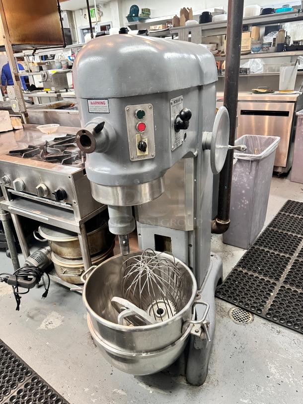 Excellent Hobart  H-600 60 Qt. Planetary Floor Mixer  - 220V, 3 Phase, 2 hp Tested and Working! - Image 5 of 12