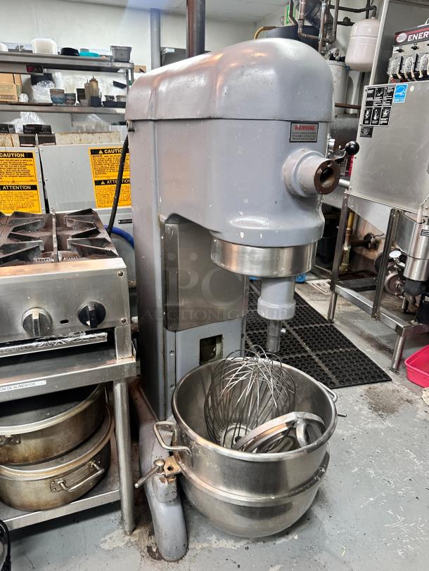 Excellent Hobart  H-600 60 Qt. Planetary Floor Mixer  - 220V, 3 Phase, 2 hp Tested and Working! - Image 6 of 12